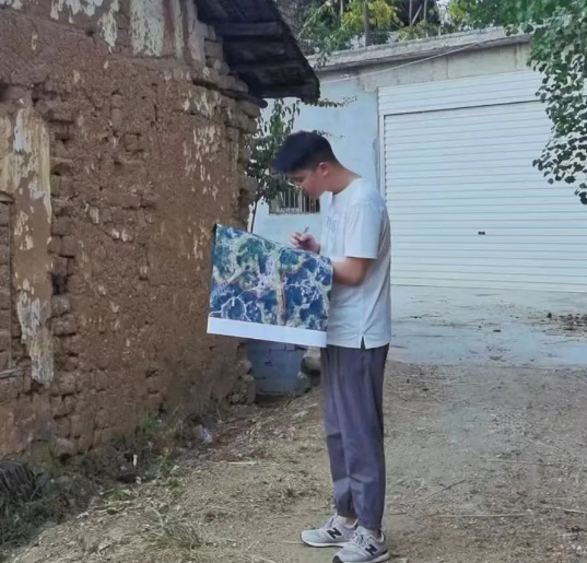 DƬ
