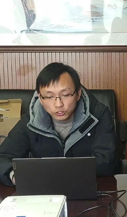 DƬ